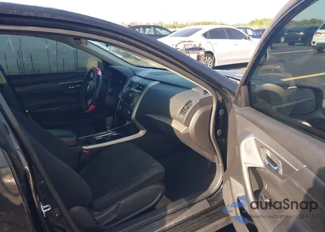 2015 Nissan Altima 2.5 S z USA, uszkodzony, nr VIN 1N4AL3AP3FC464504